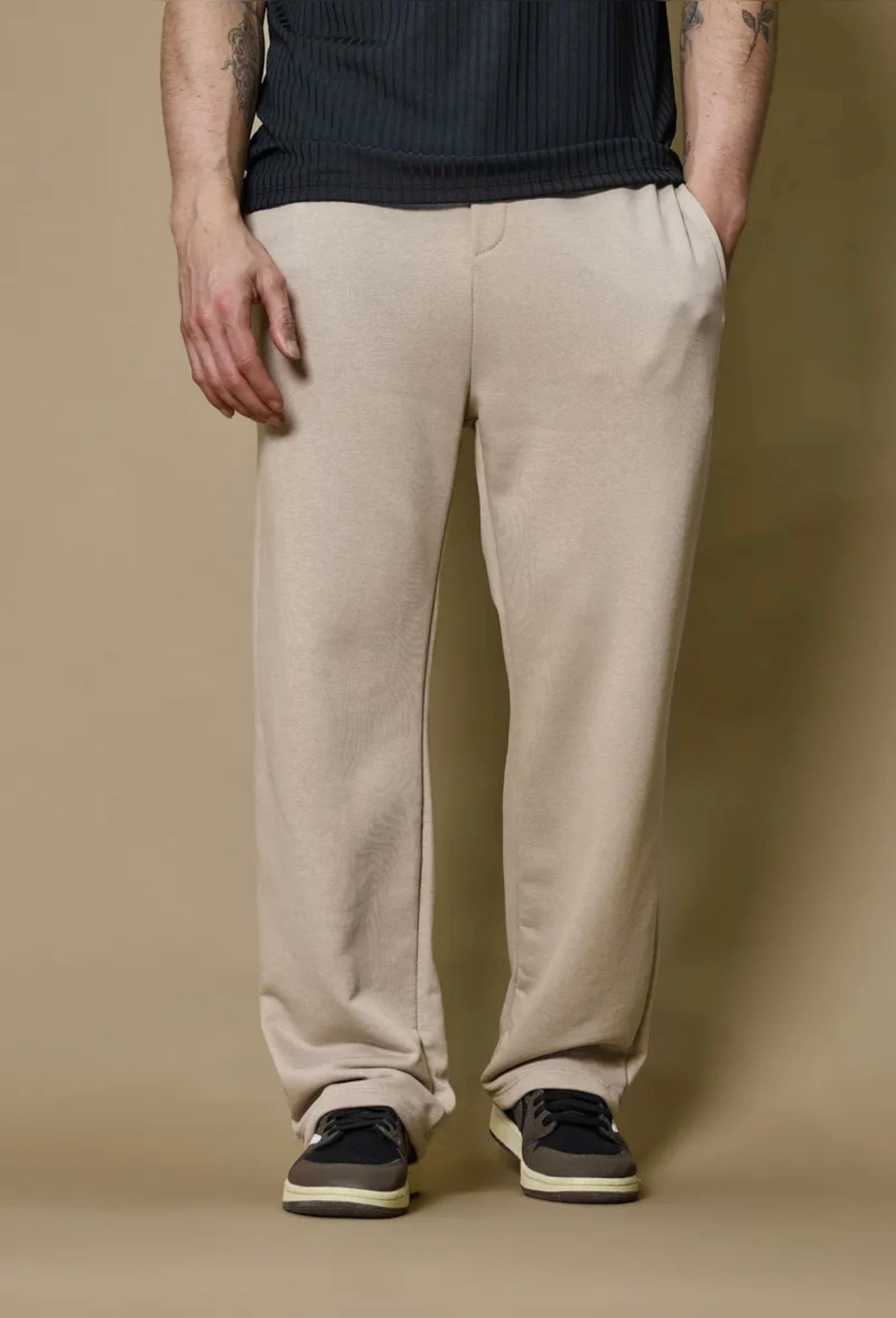 Essentials flared jogger Beige